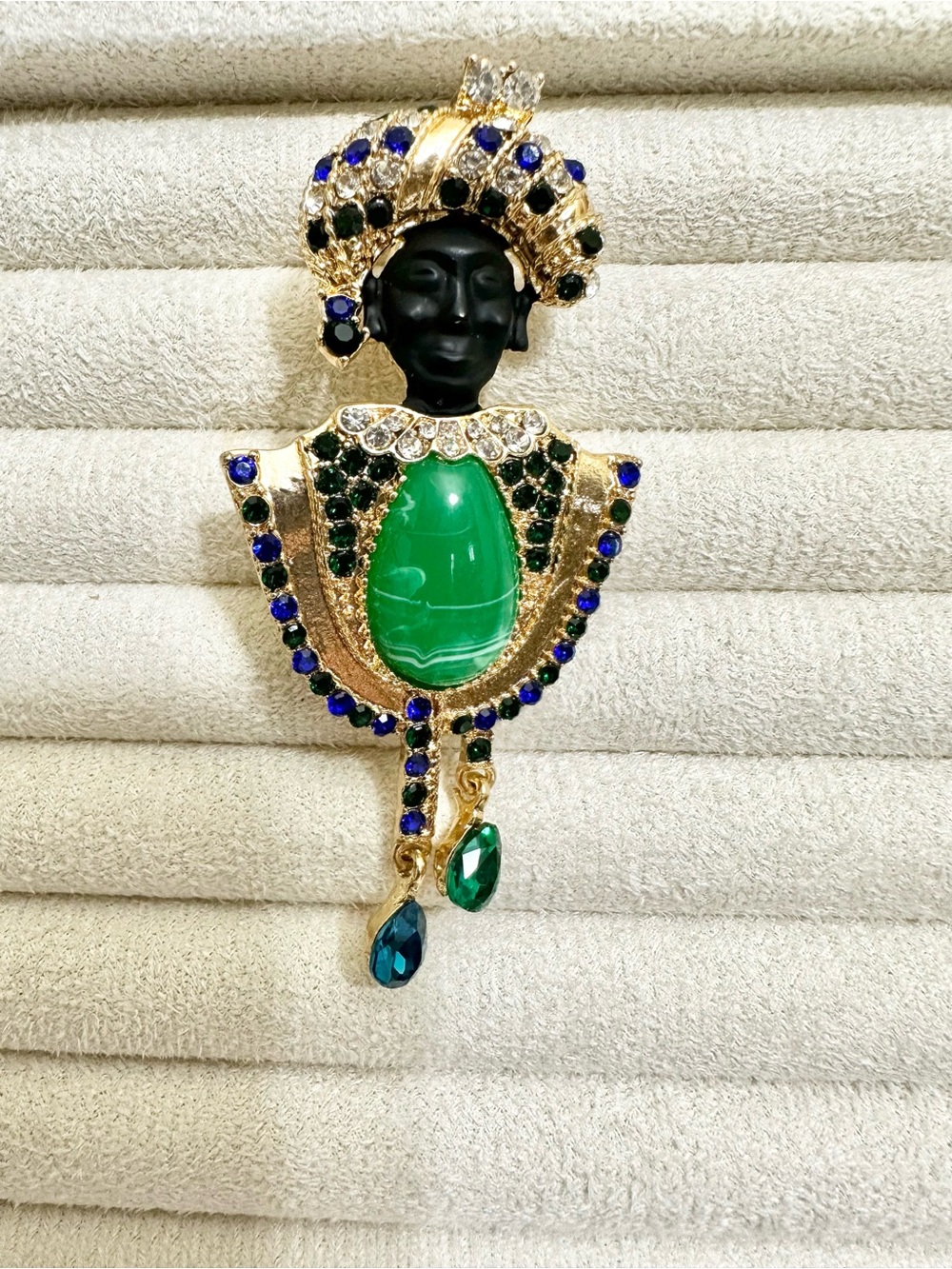 Elegant Blackamoor-style brooch